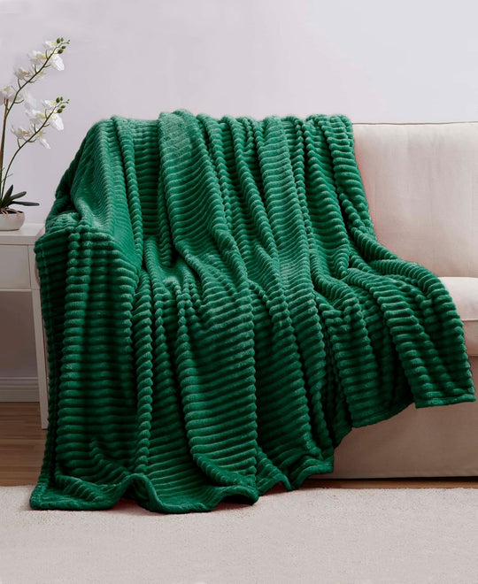 Nestl Plush Throw, Dark Green